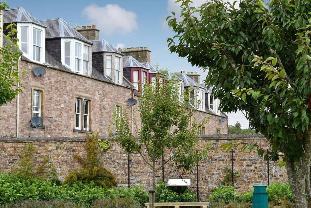 Apartamento Marys Garden View North Jedburgh Exterior foto