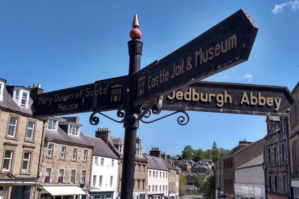 Apartamento Marys Garden View North Jedburgh Exterior foto